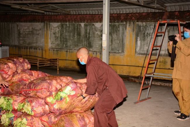 Continuing to support people in need in the Covid-19 pandemic of Hoang Phap Pagoda (series 5)