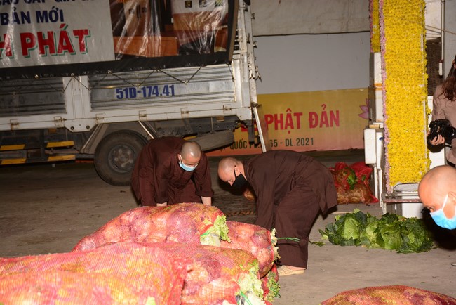 Continuing to support people in need in the Covid-19 pandemic of Hoang Phap Pagoda (series 5)