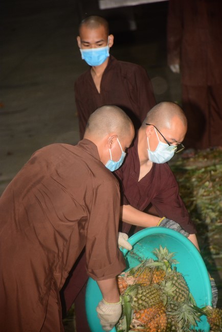 Continuing to support people in need in the Covid-19 pandemic of Hoang Phap Pagoda (series 5)