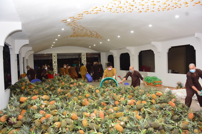 Continuing to support people in need in the Covid-19 pandemic of Hoang Phap Pagoda (series 5)