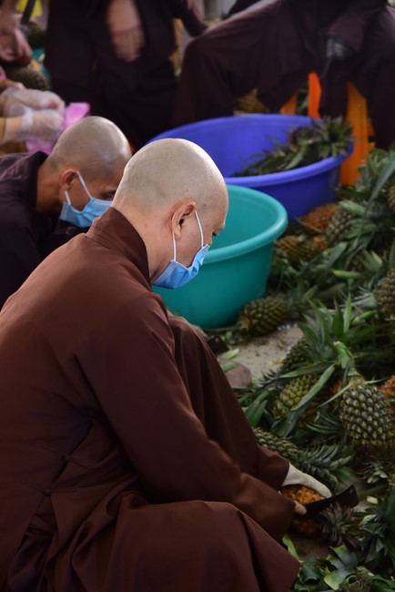 Continuing to support people in need in the Covid-19 pandemic of Hoang Phap Pagoda (series 5)