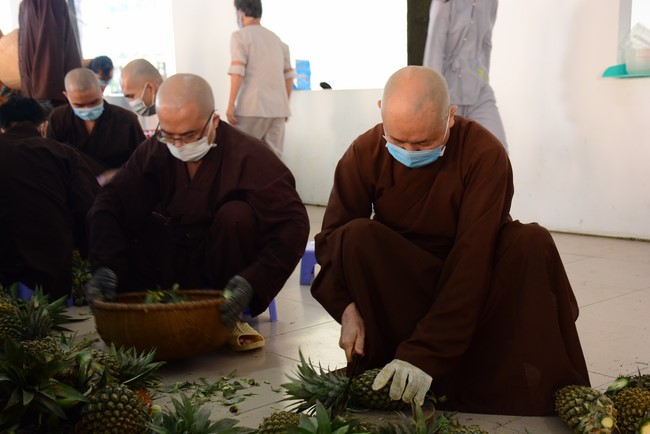 Continuing to support people in need in the Covid-19 pandemic of Hoang Phap Pagoda (series 5)