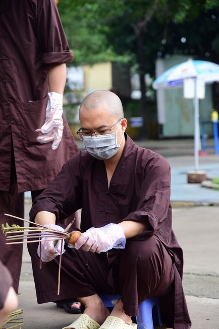 Continuing to support people in need in the Covid-19 pandemic of Hoang Phap Pagoda (series 5)