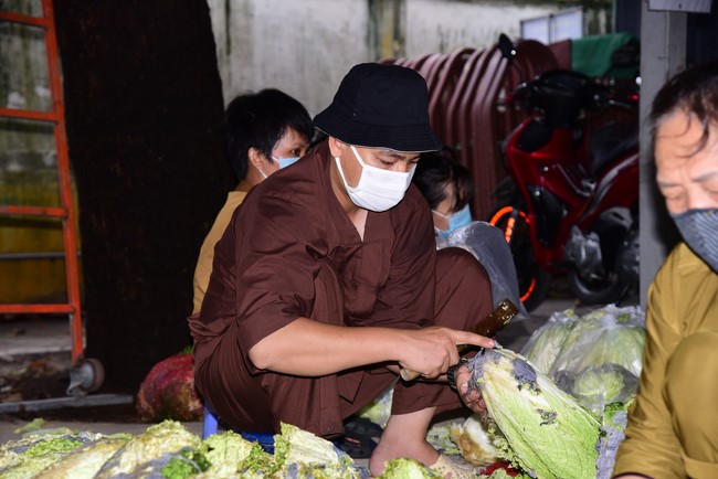 Continuing to support people in need in the Covid-19 pandemic of Hoang Phap Pagoda (series 5)