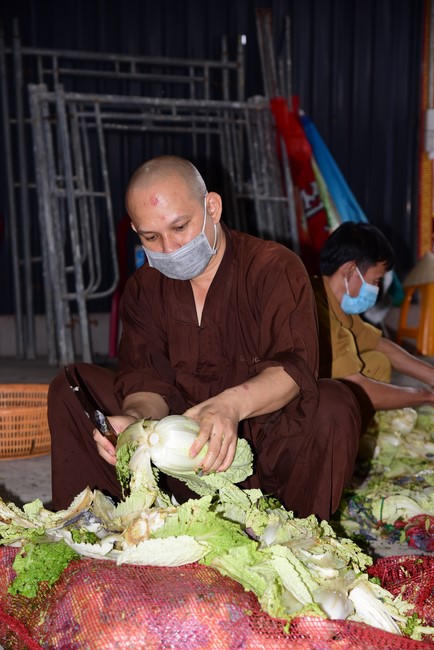 Continuing to support people in need in the Covid-19 pandemic of Hoang Phap Pagoda (series 5)