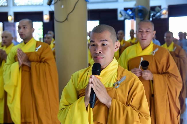 Pratimoksa commandment rite