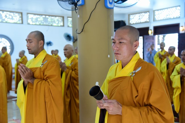 Pratimoksa commandment rite