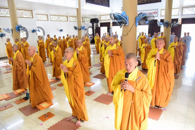 Pratimoksa commandment rite