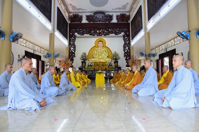 Pratimoksa commandment rite