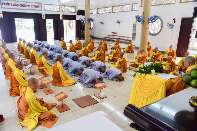 Pratimoksa commandment rite