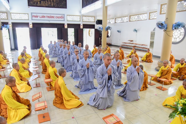 Pratimoksa commandment rite