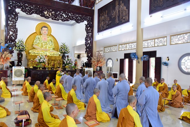 Pratimoksa commandment rite