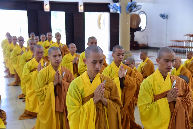 Pratimoksa commandment rite