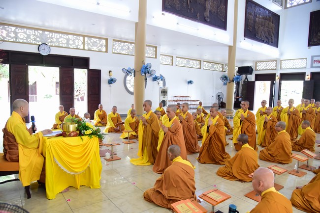 Pratimoksa commandment rite