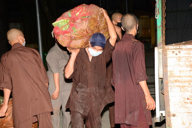 Chùa Hoằng Pháp: Tiếp tục hỗ trợ người dân khó khăn trong đại dịch Covid (đợt 6)