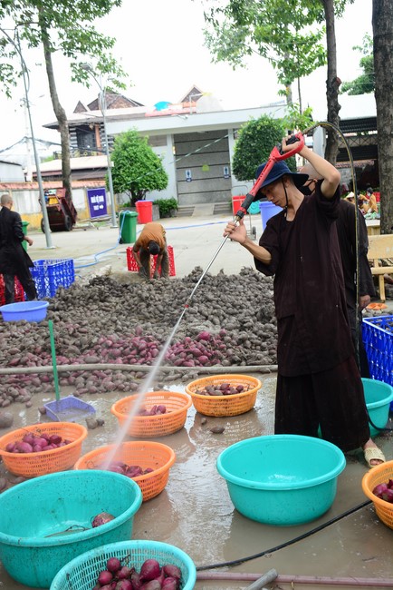 Chùa Hoằng Pháp: Tiếp tục hỗ trợ người dân khó khăn trong đại dịch Covid (đợt 6)