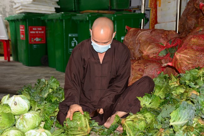 Chùa Hoằng Pháp: Tiếp tục hỗ trợ người dân khó khăn trong đại dịch Covid (đợt 6)