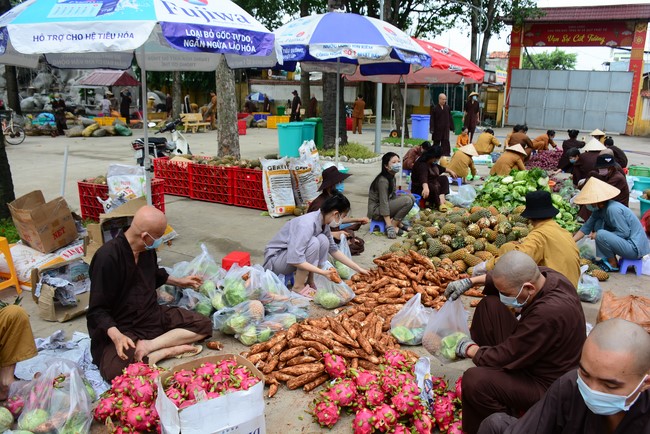 Chùa Hoằng Pháp: Tiếp tục hỗ trợ người dân khó khăn trong đại dịch Covid (đợt 6)
