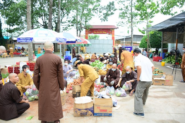 Chùa Hoằng Pháp: Tiếp tục hỗ trợ người dân khó khăn trong đại dịch Covid (đợt 6)