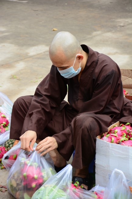 Chùa Hoằng Pháp: Tiếp tục hỗ trợ người dân khó khăn trong đại dịch Covid (đợt 6)