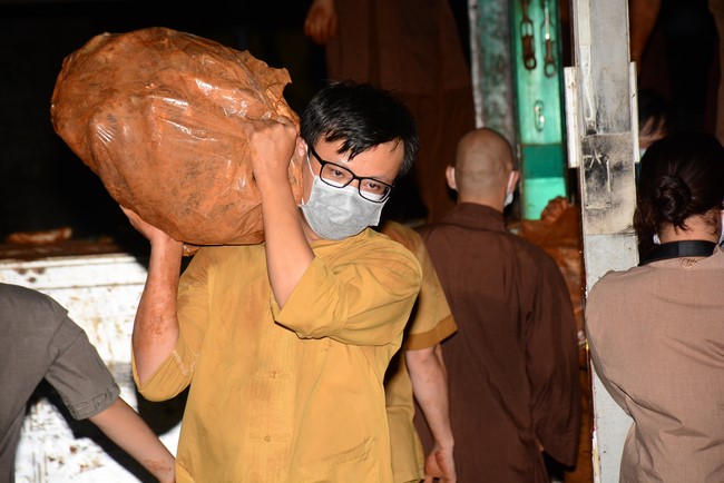 Chùa Hoằng Pháp: Tiếp tục hỗ trợ người dân khó khăn trong đại dịch Covid (đợt 6)