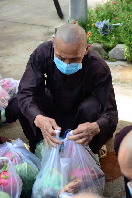 Chùa Hoằng Pháp: Tiếp tục hỗ trợ người dân khó khăn trong đại dịch Covid (đợt 6)