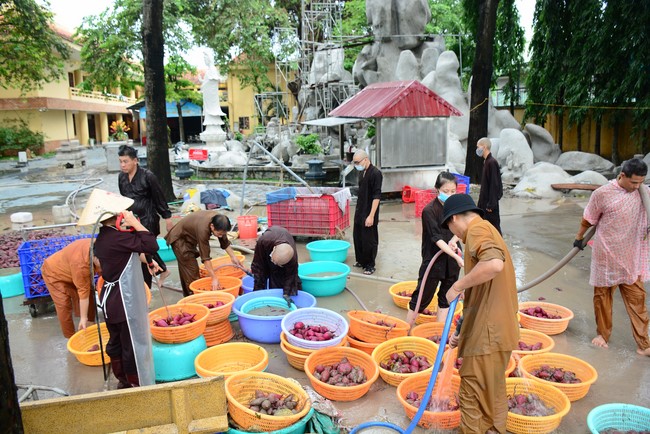 Chùa Hoằng Pháp: Tiếp tục hỗ trợ người dân khó khăn trong đại dịch Covid (đợt 6)