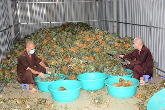 Chùa Hoằng Pháp: Tiếp tục hỗ trợ người dân khó khăn trong đại dịch Covid (đợt 6)