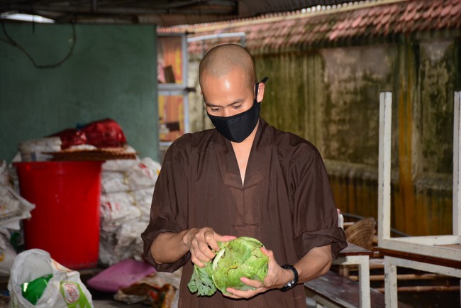 Chùa Hoằng Pháp: Tiếp tục hỗ trợ người dân khó khăn trong đại dịch Covid (đợt 6)