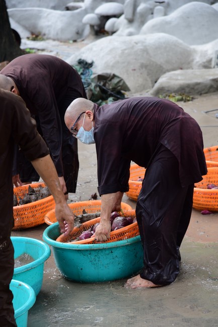 Chùa Hoằng Pháp: Tiếp tục hỗ trợ người dân khó khăn trong đại dịch Covid (đợt 6)