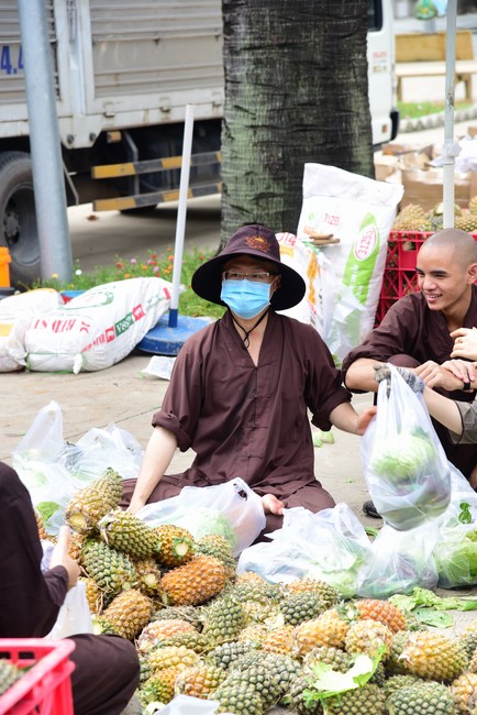 Chùa Hoằng Pháp: Tiếp tục hỗ trợ người dân khó khăn trong đại dịch Covid (đợt 6)