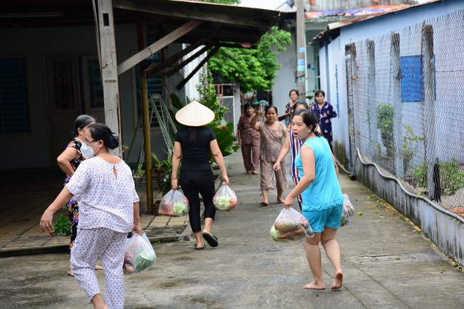 Chùa Hoằng Pháp: Tiếp tục hỗ trợ người dân khó khăn trong đại dịch Covid (đợt 6)