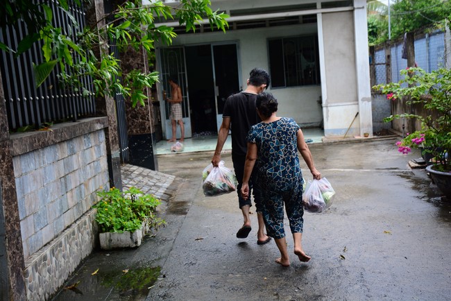 Chùa Hoằng Pháp: Tiếp tục hỗ trợ người dân khó khăn trong đại dịch Covid (đợt 6)