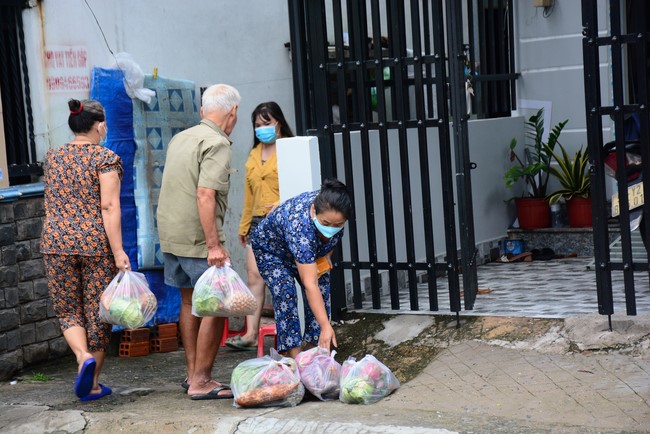 Chùa Hoằng Pháp: Tiếp tục hỗ trợ người dân khó khăn trong đại dịch Covid (đợt 6)