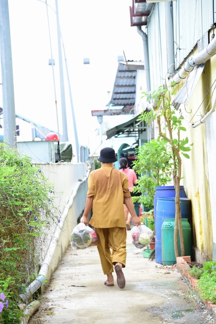 Chùa Hoằng Pháp: Tiếp tục hỗ trợ người dân khó khăn trong đại dịch Covid (đợt 6)