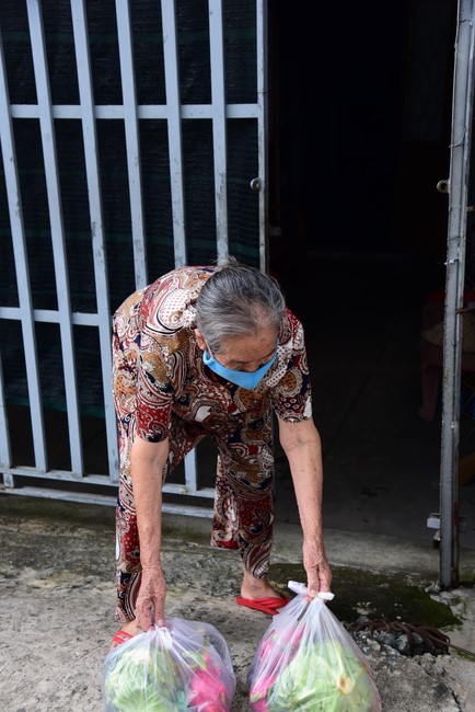 Chùa Hoằng Pháp: Tiếp tục hỗ trợ người dân khó khăn trong đại dịch Covid (đợt 6)