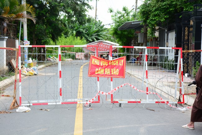 Chùa Hoằng Pháp: Tiếp tục hỗ trợ người dân khó khăn trong đại dịch Covid (đợt 6)