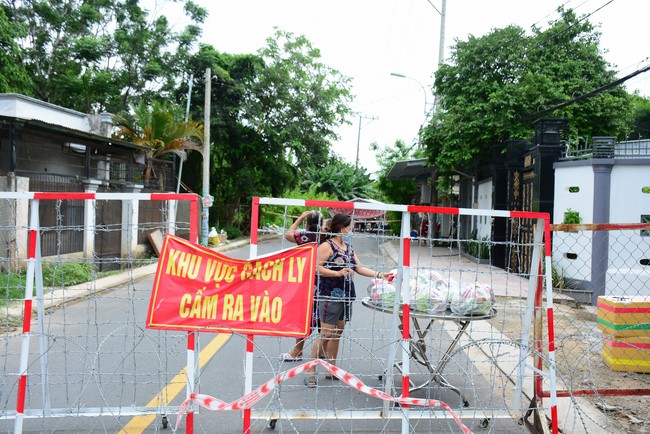 Chùa Hoằng Pháp: Tiếp tục hỗ trợ người dân khó khăn trong đại dịch Covid (đợt 6)