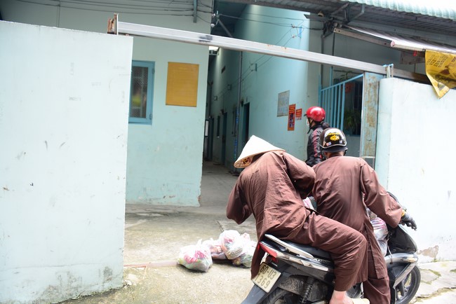 Chùa Hoằng Pháp: Tiếp tục hỗ trợ người dân khó khăn trong đại dịch Covid (đợt 6)