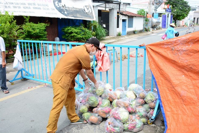 Chùa Hoằng Pháp: Tiếp tục hỗ trợ người dân khó khăn trong đại dịch Covid (đợt 6)