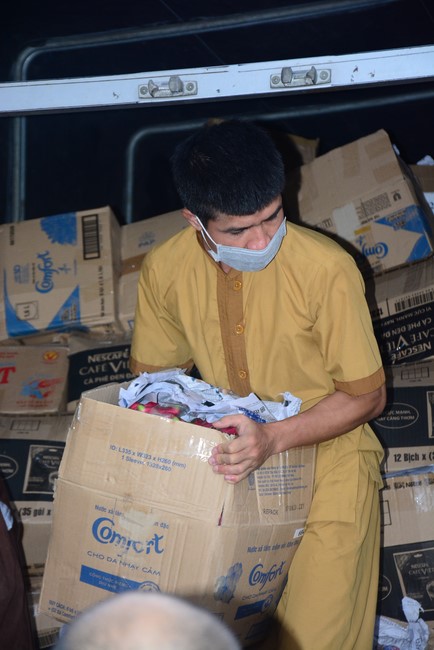 Chùa Hoằng Pháp: Tiếp tục hỗ trợ người dân khó khăn trong đại dịch Covid (đợt 6)