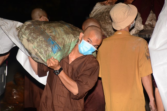 Chùa Hoằng Pháp: Tiếp tục hỗ trợ người dân khó khăn trong đại dịch Covid (đợt 6)