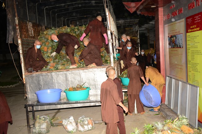 Chùa Hoằng Pháp: Tiếp tục hỗ trợ người dân khó khăn trong đại dịch Covid (đợt 6)