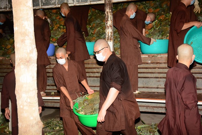 Chùa Hoằng Pháp: Tiếp tục hỗ trợ người dân khó khăn trong đại dịch Covid (đợt 6)