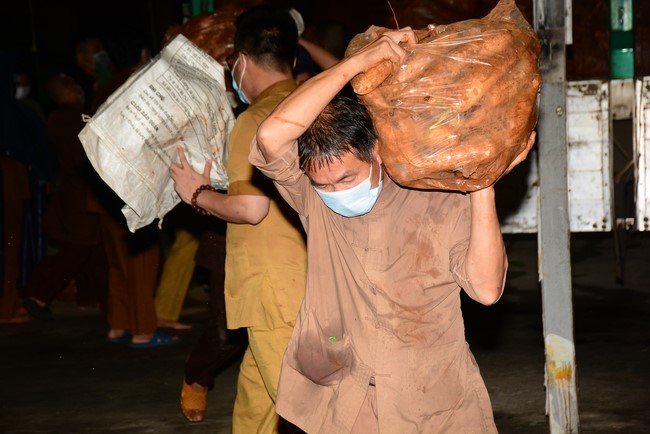 Chùa Hoằng Pháp: Tiếp tục hỗ trợ người dân khó khăn trong đại dịch Covid (đợt 6)