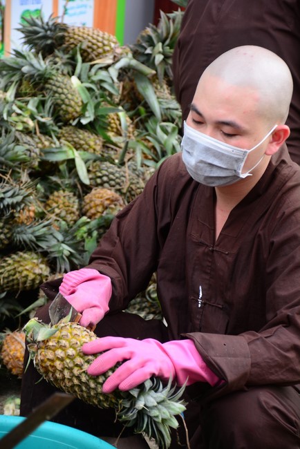 Chùa Hoằng Pháp: Tiếp tục hỗ trợ người dân khó khăn trong đại dịch Covid (đợt 6)