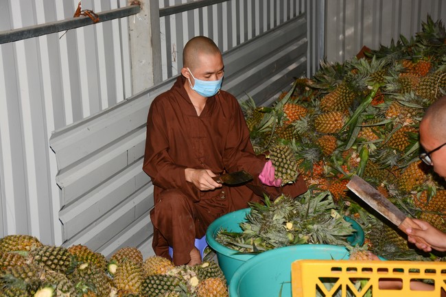 Chùa Hoằng Pháp: Tiếp tục hỗ trợ người dân khó khăn trong đại dịch Covid (đợt 6)