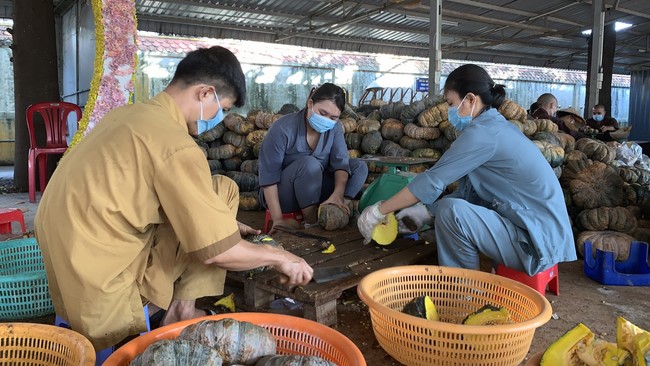 Continuing to support people in need in the Covid-19 pandemic of Hoang Phap Pagoda (series 11)