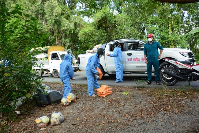 Continuing to support people in need in the Covid-19 pandemic of Hoang Phap Pagoda (series 11)