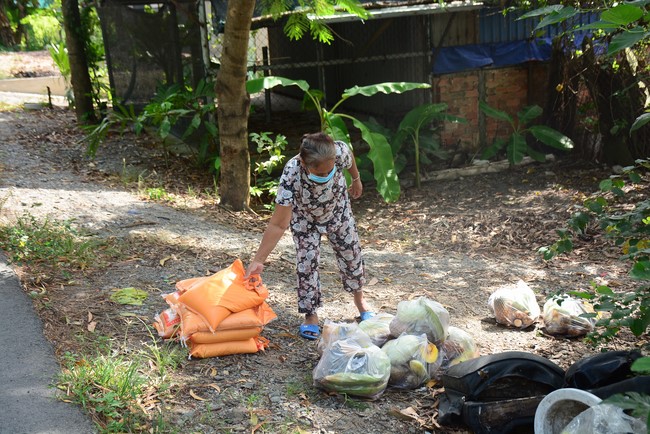 Continuing to support people in need in the Covid-19 pandemic of Hoang Phap Pagoda (series 11)